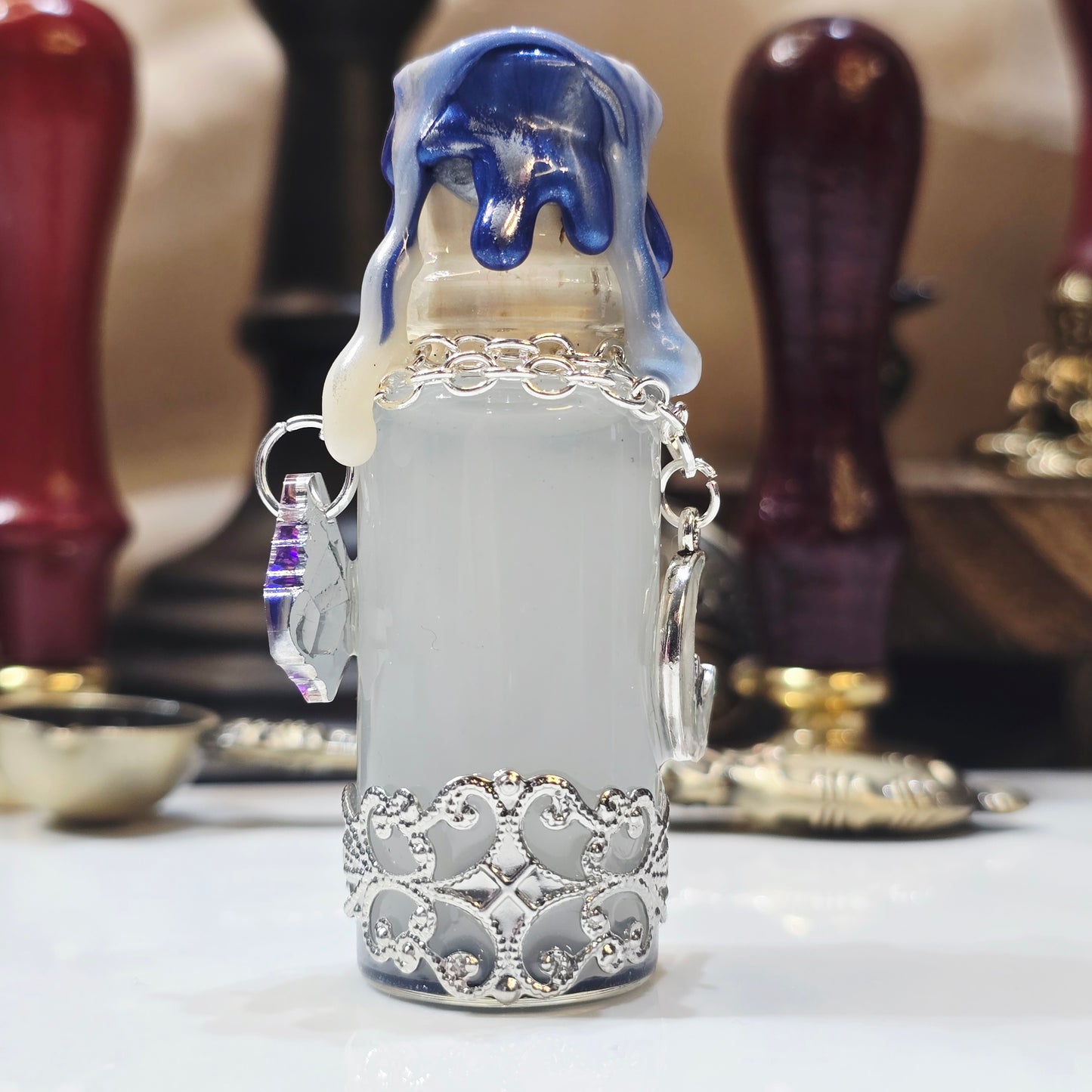 Mini Fidget Dreamers Draught Color Changing Decorative Bottle Potion Prop, White to Blue