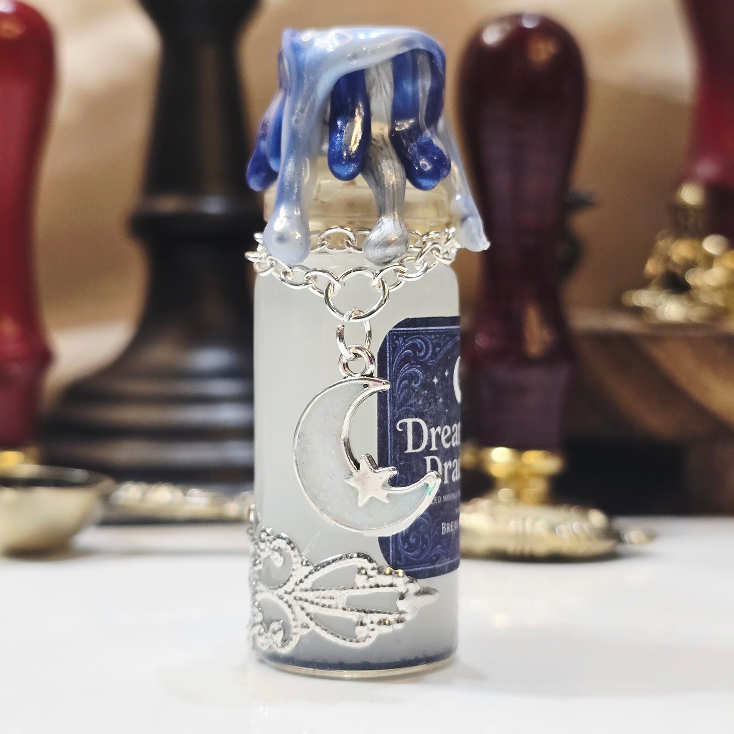 Mini Fidget Dreamers Draught Color Changing Decorative Bottle Potion Prop, White to Blue