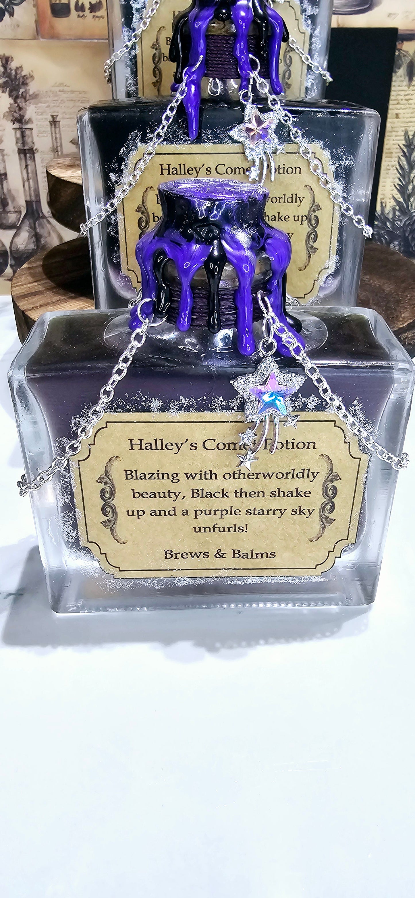 Halley's Comet Decorative Color Changing Potion Bottle Black to Purple