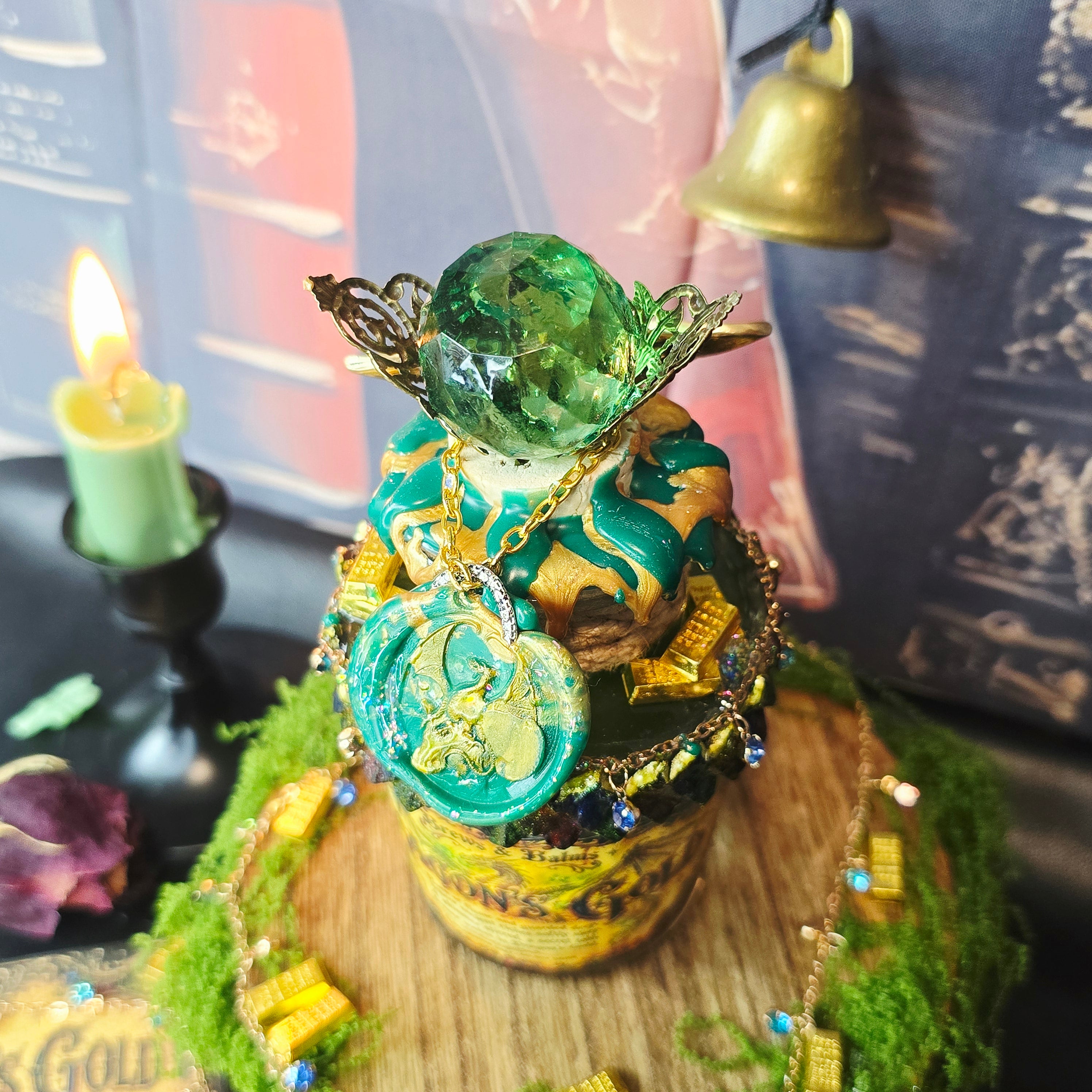Dragon’s Gold Color Changing Potion – Fantasy Dragon Decor Elixir With Base Light